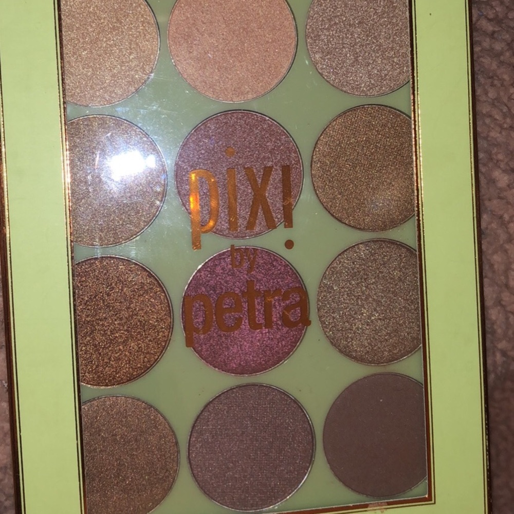 Pixi x Petra Eyeshadow Palette